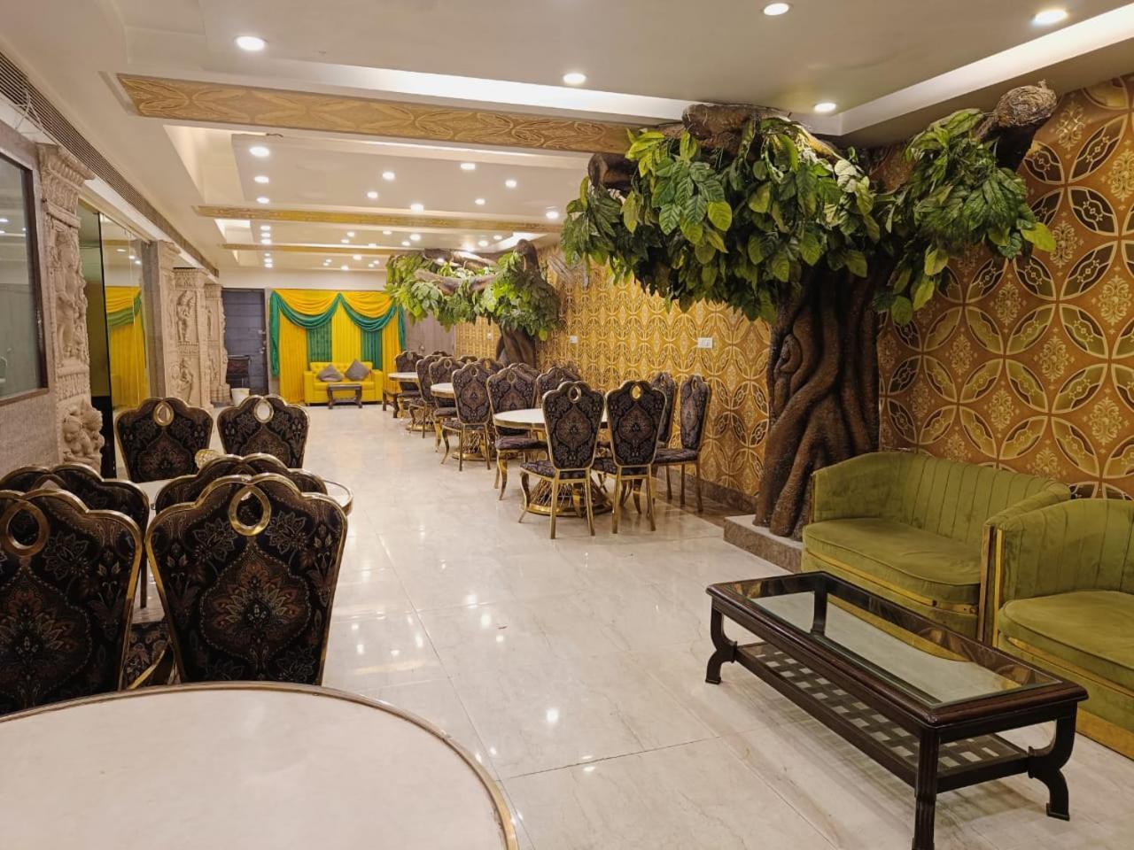 Hotel Waterfall Paschim Vihar Delhi Dış mekan fotoğraf
