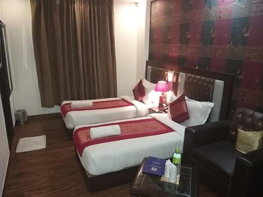 Hotel Waterfall Paschim Vihar Delhi Dış mekan fotoğraf