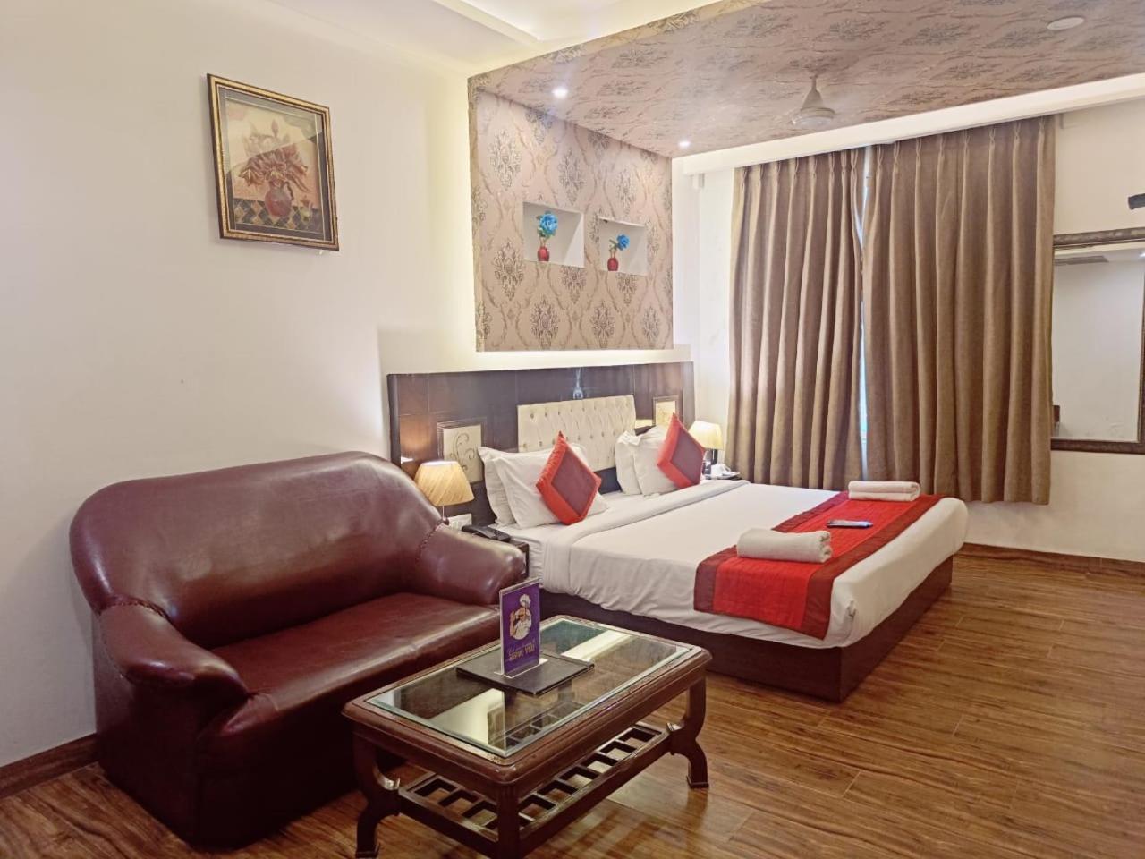 Hotel Waterfall Paschim Vihar Delhi Dış mekan fotoğraf